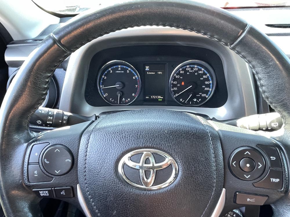Toyota RAV4 LE 2017 d&rsquo;occasion à vendre - 24