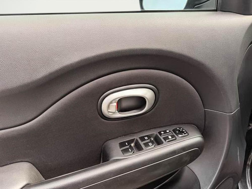 Kia Soul 2016 Noir usage à vendre Kia Soul 2016 Noir usage à vendre