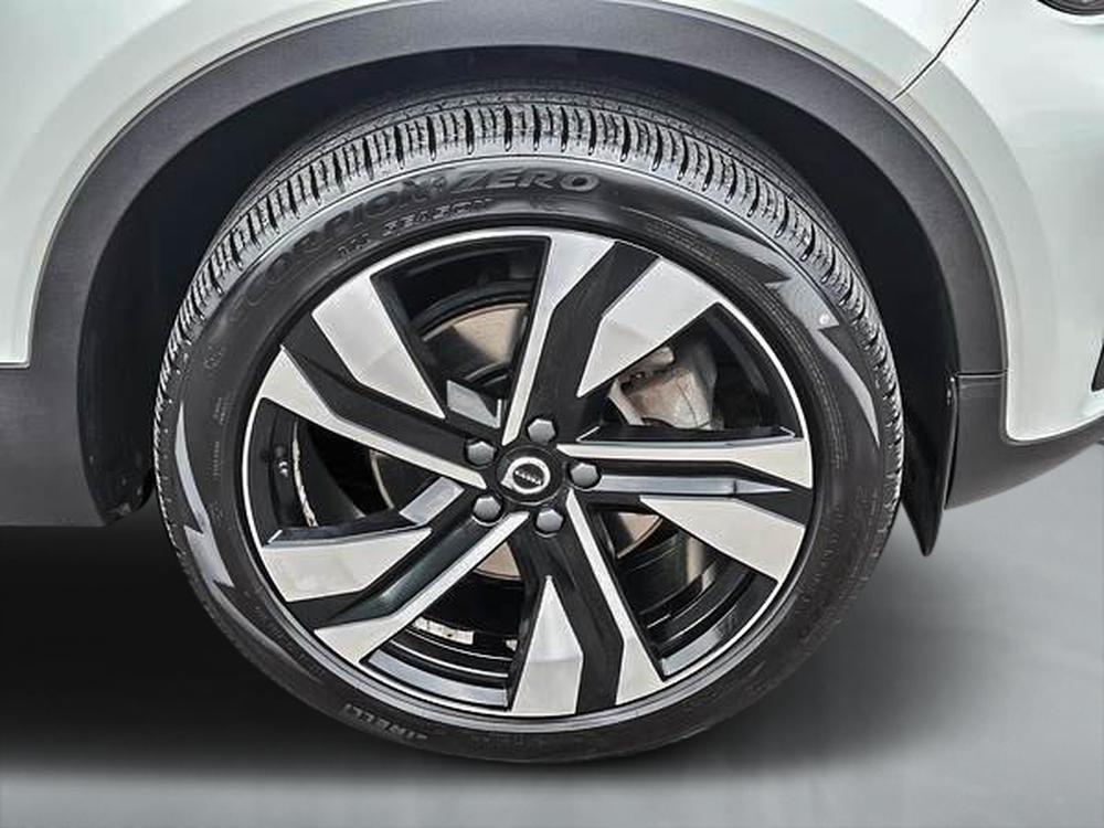 Volvo XC40 B5 PLUS AWD 2023 d&rsquo;occasion à vendre - 9