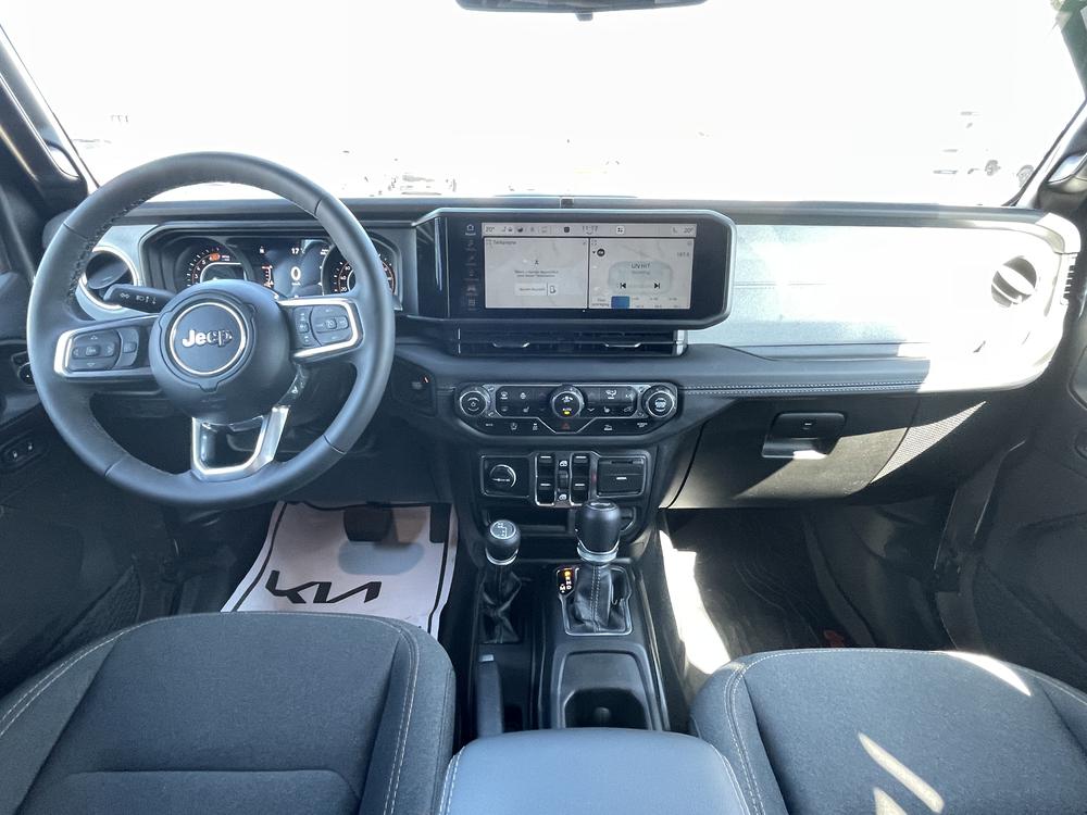 Jeep Wrangler SAHARA 2025 d&rsquo;occasion à vendre - 18