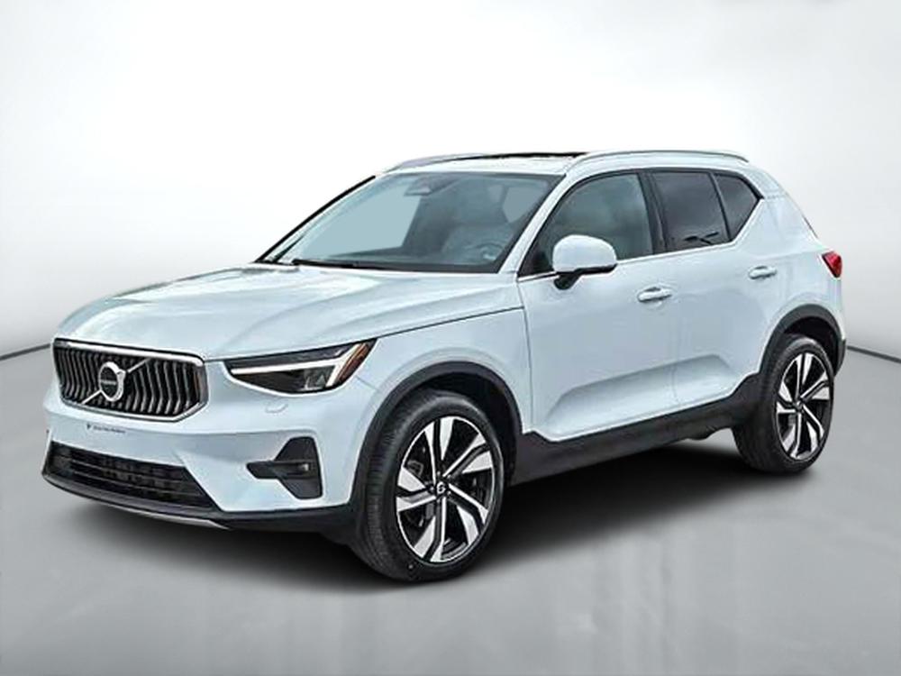 Volvo XC40 B5 PLUS AWD 2023 d&rsquo;occasion à vendre - 3