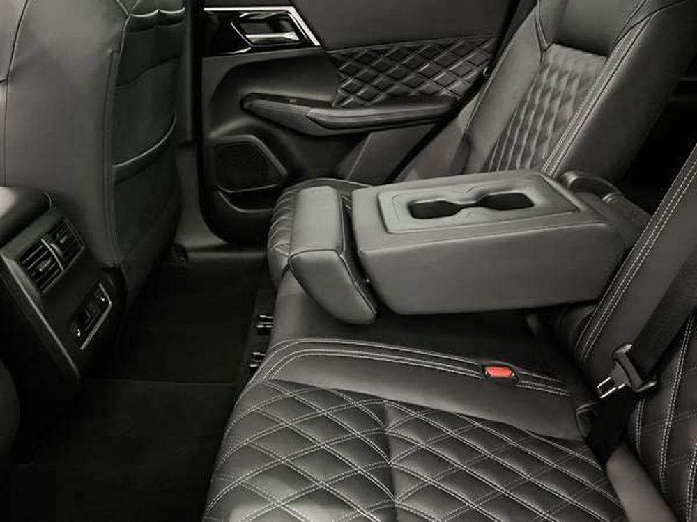 Mitsubishi Outlander SEL AWD / 7 PASSAGERS 2023 d&rsquo;occasion à vendre - 34