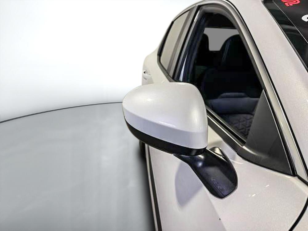 Nissan Kicks 2025 Blanc usage à vendre Nissan Kicks 2025 Blanc usage à vendre