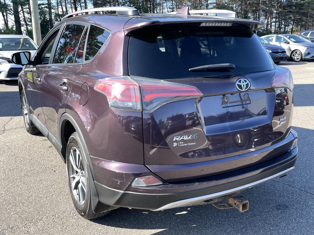 Toyota RAV4 LE 2017 d&rsquo;occasion à vendre - 6
