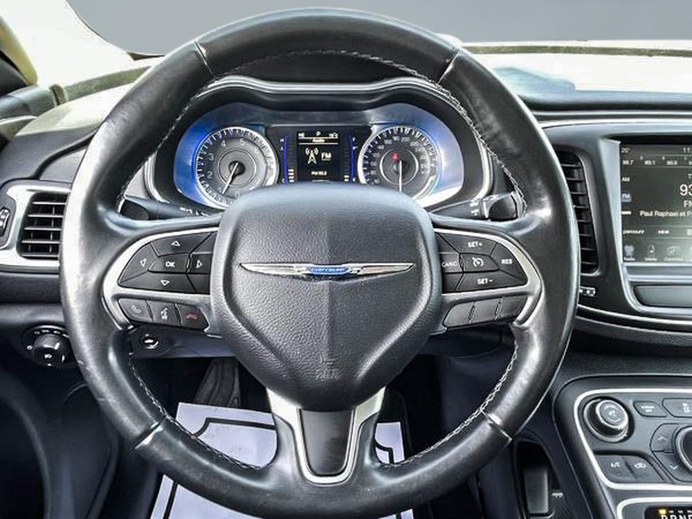 Chrysler 200 LIMITED 2016 d&rsquo;occasion à vendre - 22