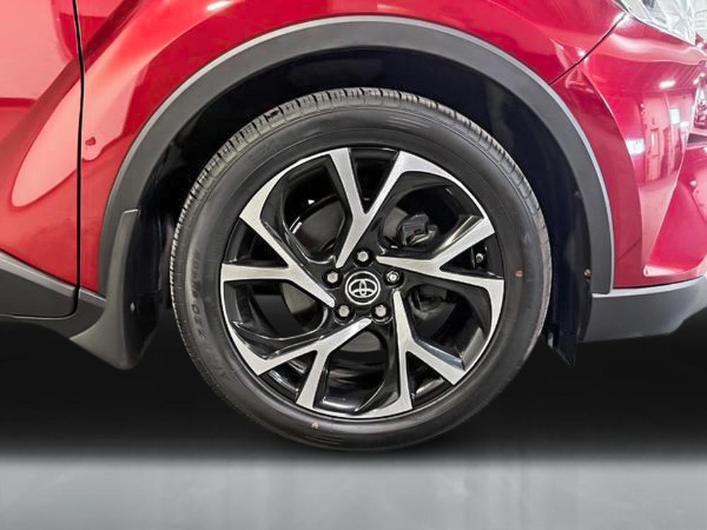 Toyota C-HR XLE 2018 d&rsquo;occasion à vendre - 12