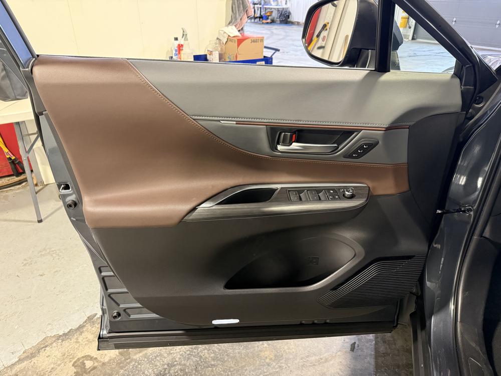 Toyota Venza Limited 2021 d&rsquo;occasion à vendre - 14
