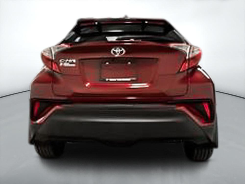 Toyota C-HR XLE 2018 d&rsquo;occasion à vendre - 4