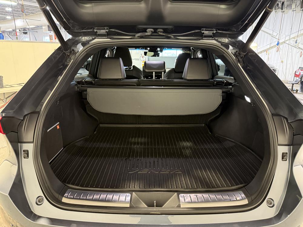 Toyota Venza Limited 2021 d&rsquo;occasion à vendre - 32