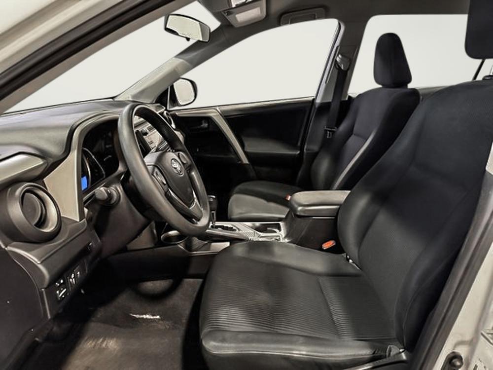 Toyota RAV4 LE 2014 d&rsquo;occasion à vendre - 16