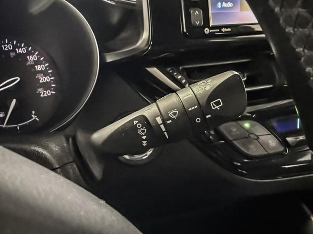 Toyota C-HR XLE 2018 d&rsquo;occasion à vendre - 22