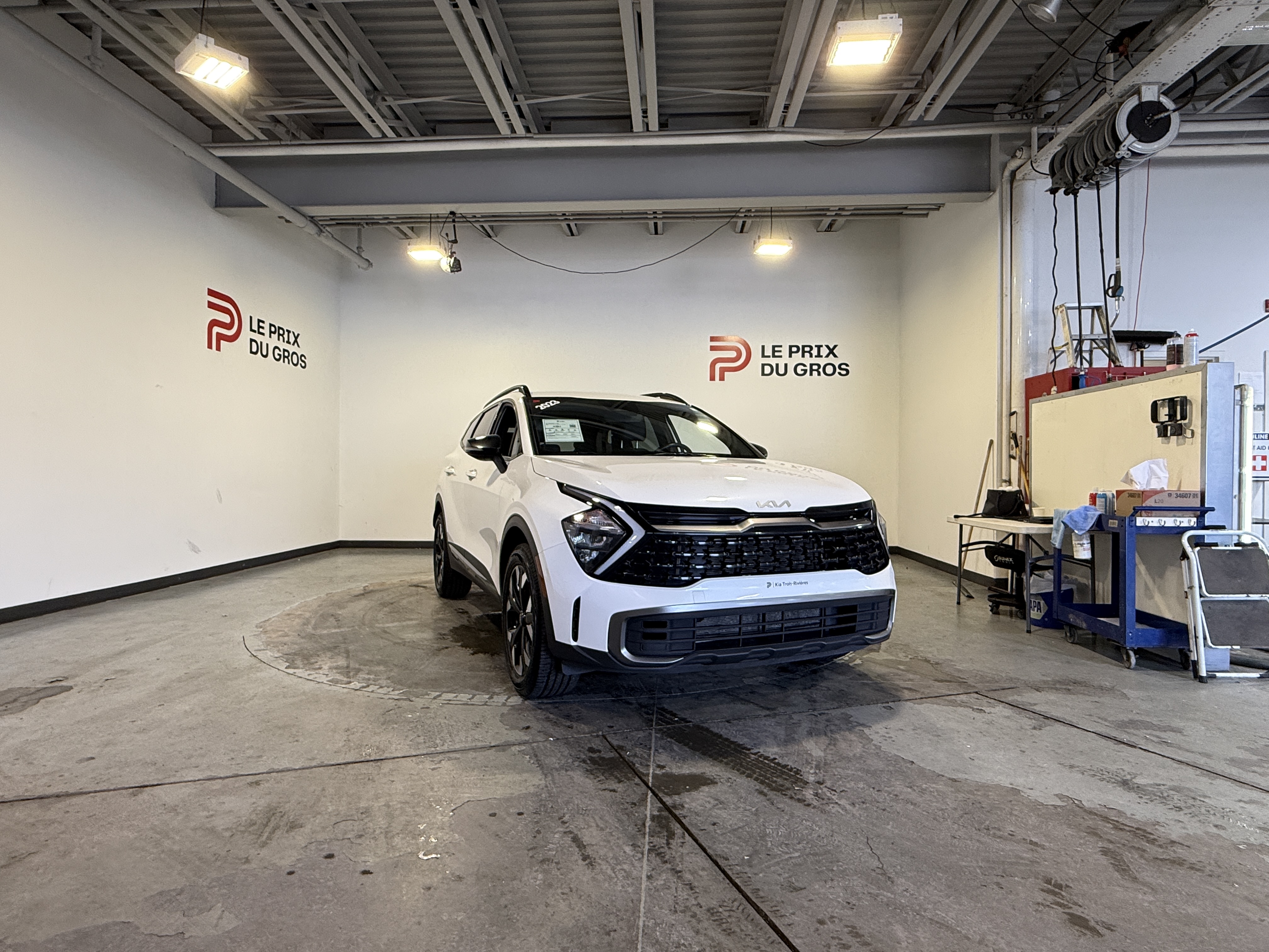White 2023 Kia Sportage SUV / Crossover All-Wheel Drive Automatic