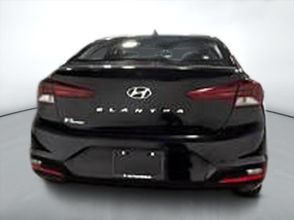 Hyundai Elantra 2020 Noir usage à vendre Hyundai Elantra 2020 Noir usage à vendre