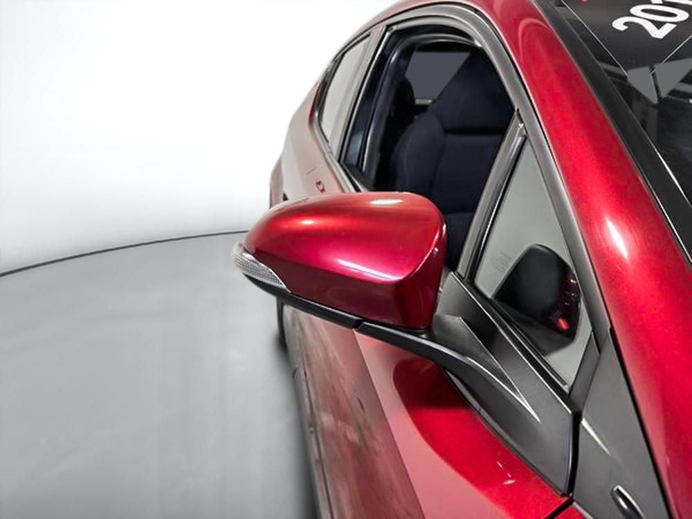 Toyota C-HR XLE 2018 d&rsquo;occasion à vendre - 11