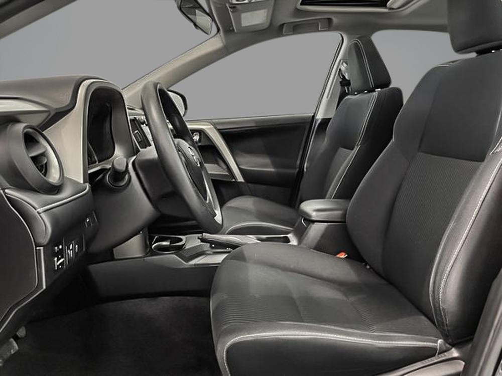 Toyota RAV4 XLE AWD 2015 d&rsquo;occasion à vendre - 13
