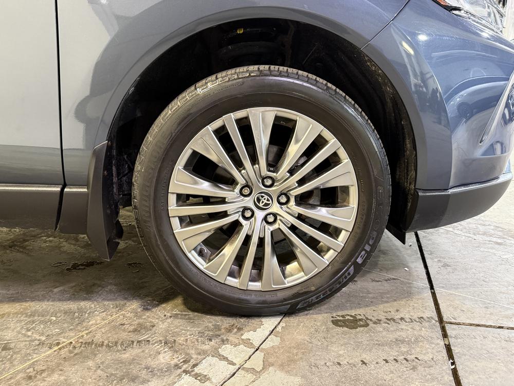 Toyota Venza Limited 2021 d&rsquo;occasion à vendre - 13