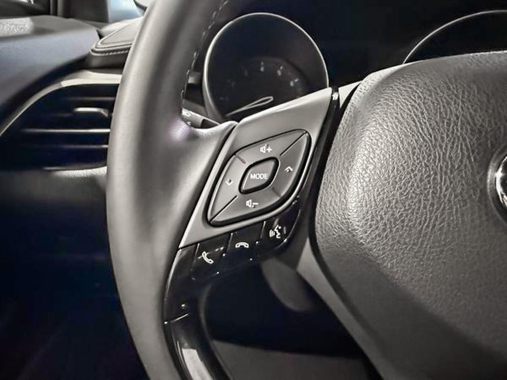 Toyota C-HR BASE 2019 d&rsquo;occasion à vendre - 18