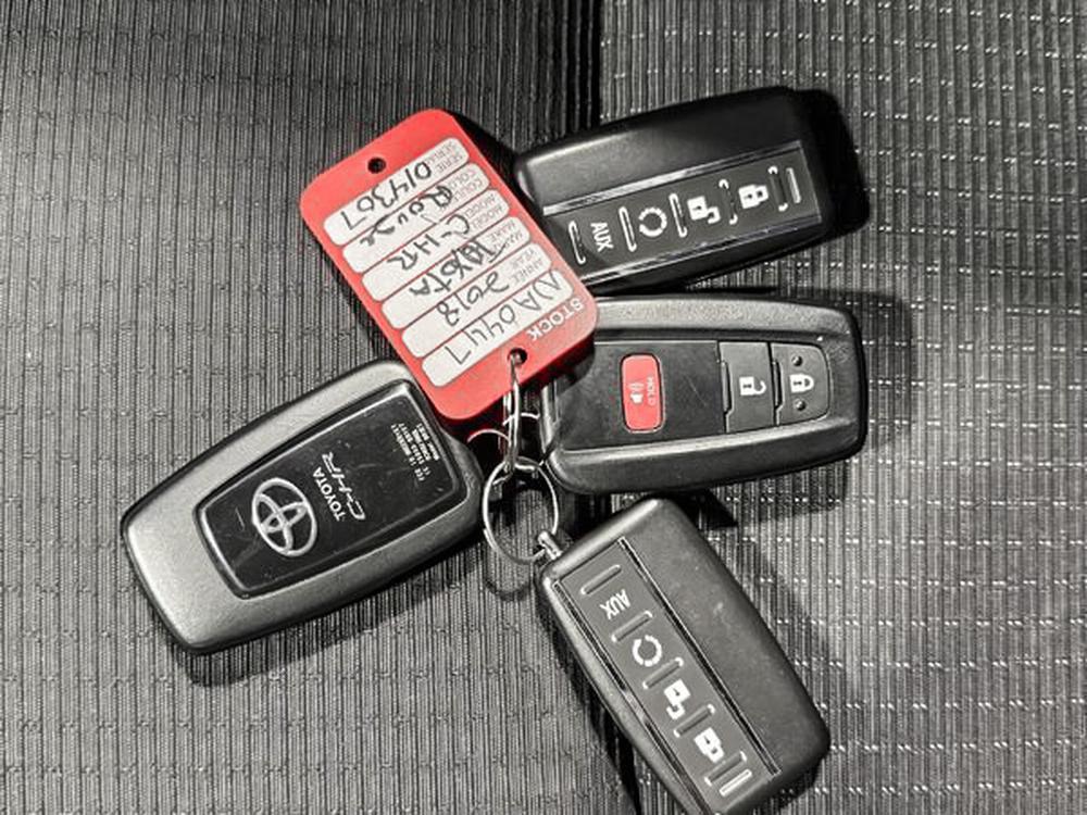 Toyota C-HR XLE 2018 d&rsquo;occasion à vendre - 33