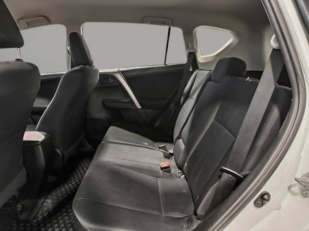 Toyota RAV4 LE 2014 d&rsquo;occasion à vendre - 27