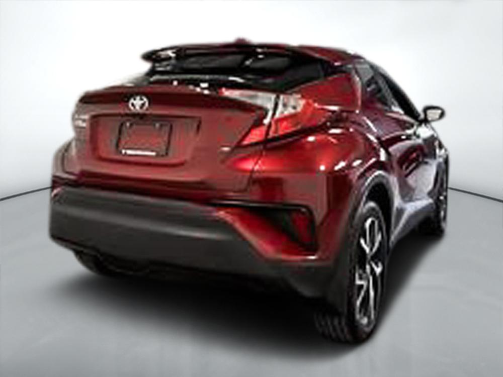 Toyota C-HR XLE 2018 d&rsquo;occasion à vendre - 3