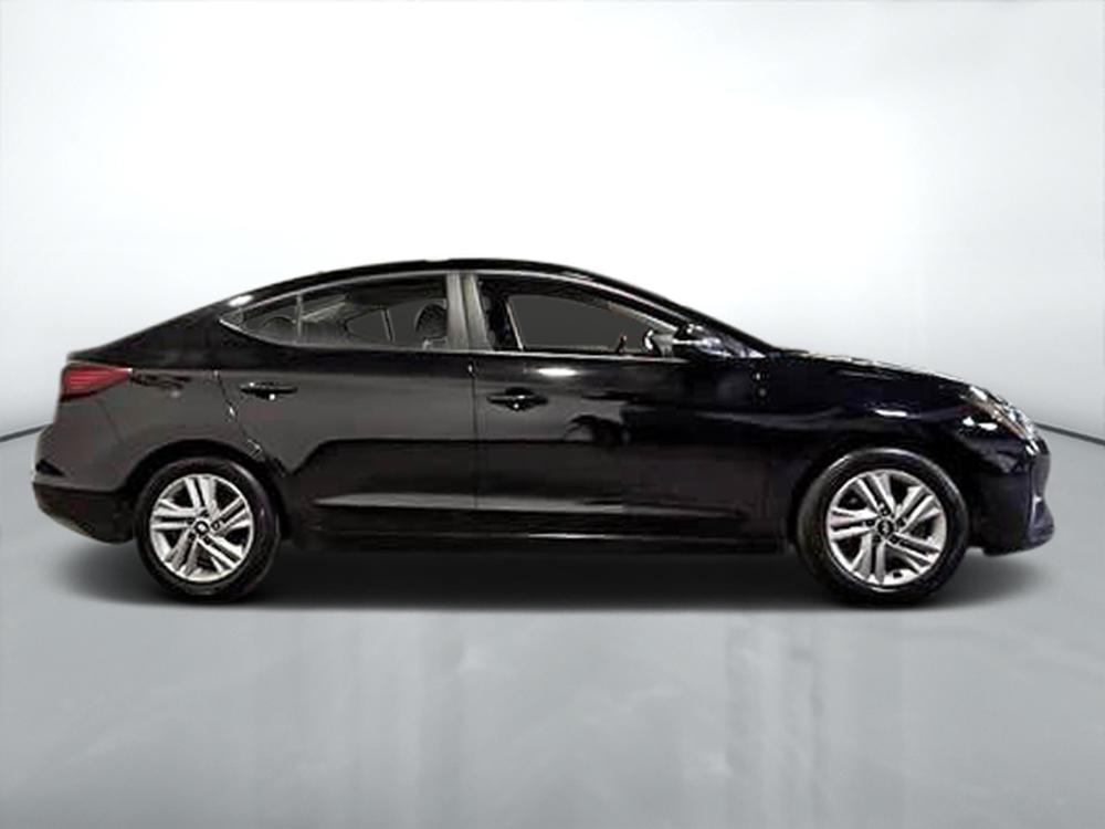 Hyundai Elantra 2020 Noir usage à vendre Hyundai Elantra 2020 Noir usage à vendre