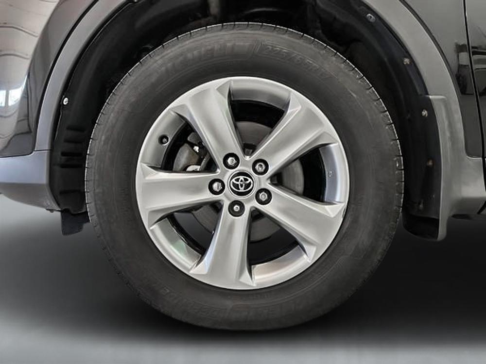 Toyota RAV4 XLE AWD 2015 d&rsquo;occasion à vendre - 8