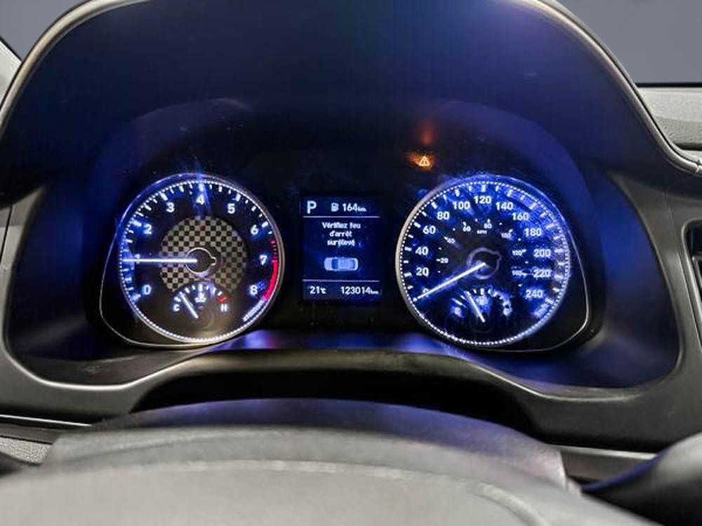 Hyundai Elantra 2020 Noir usage à vendre Hyundai Elantra 2020 Noir usage à vendre