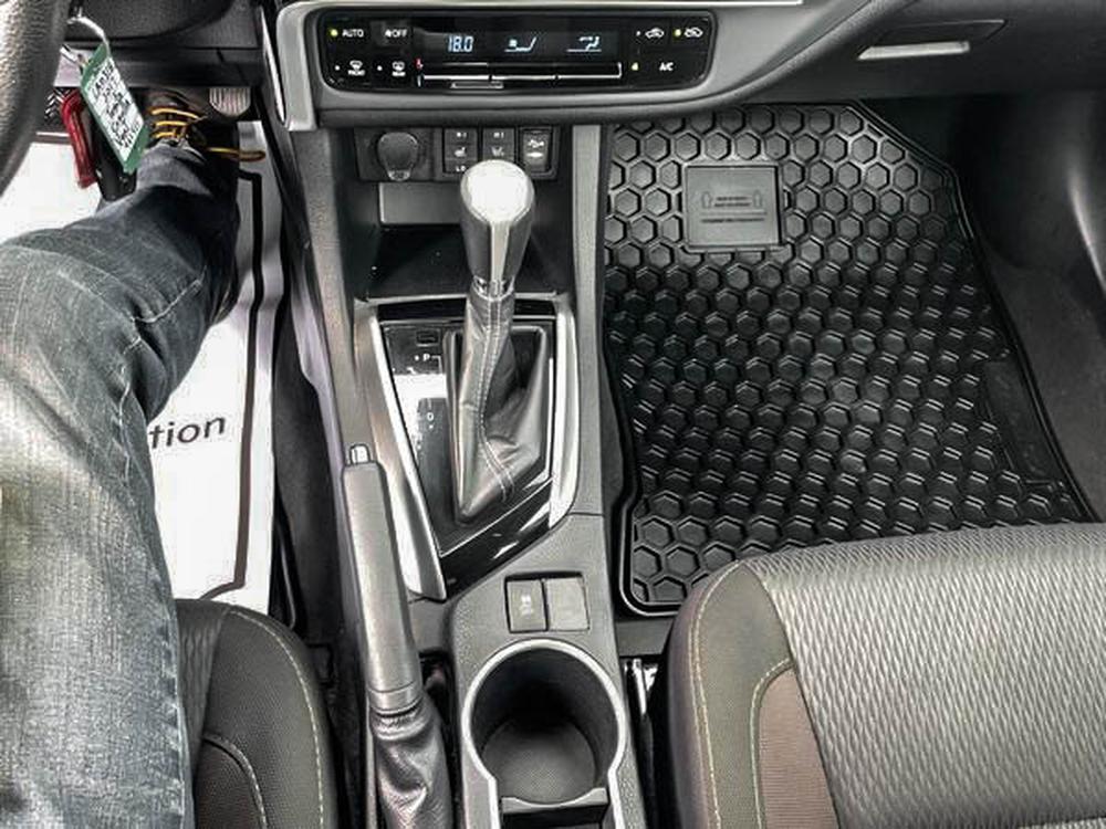 Toyota Corolla LE 2017 d&rsquo;occasion à vendre - 23