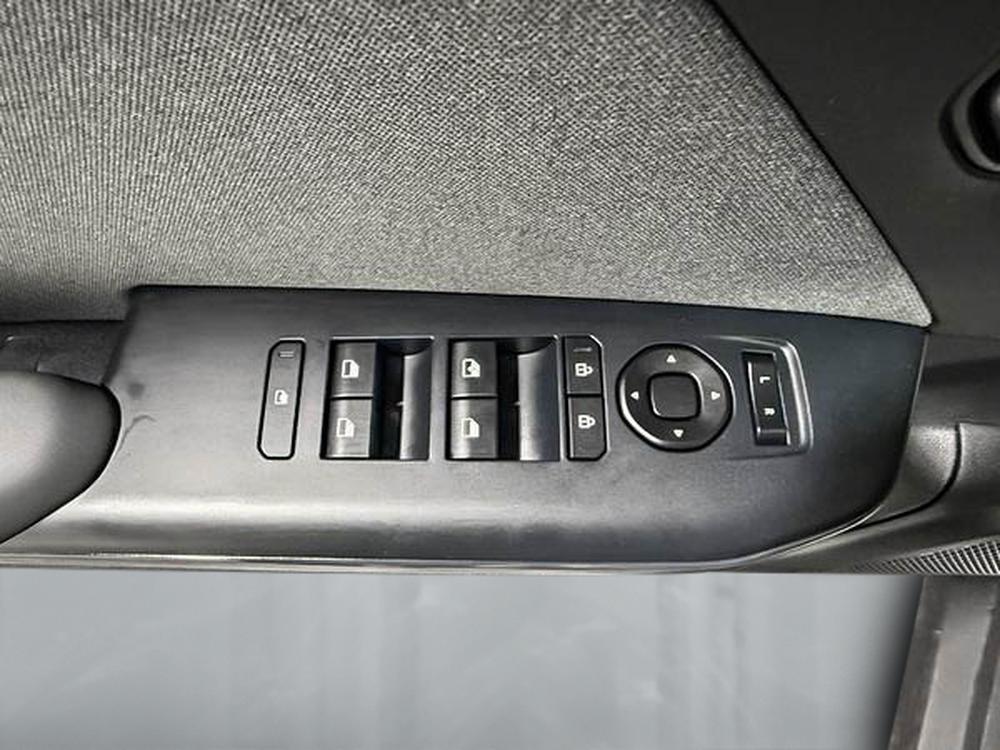 Kia K4 2025 Blanc usage à vendre Kia K4 2025 Blanc usage à vendre