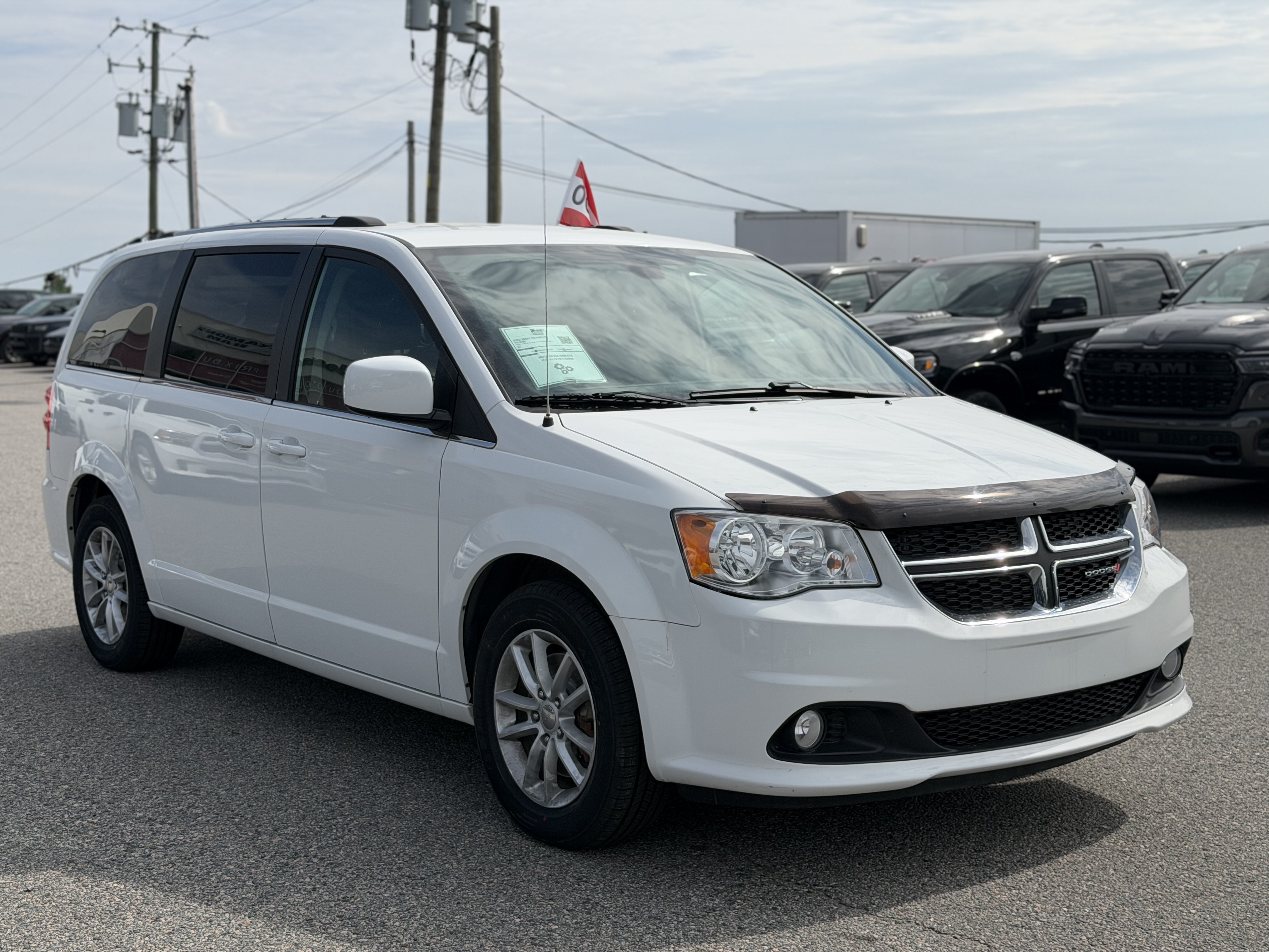 White 2019 Dodge Grand Caravan Minivan Front-Wheel Drive Automatic