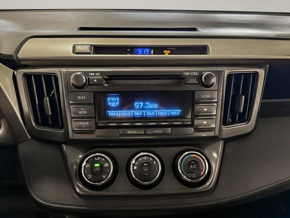 Toyota RAV4 LE 2014 d&rsquo;occasion à vendre - 24