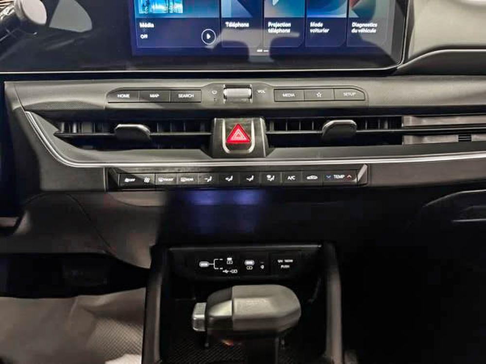 Kia K4 2025 Blanc usage à vendre Kia K4 2025 Blanc usage à vendre