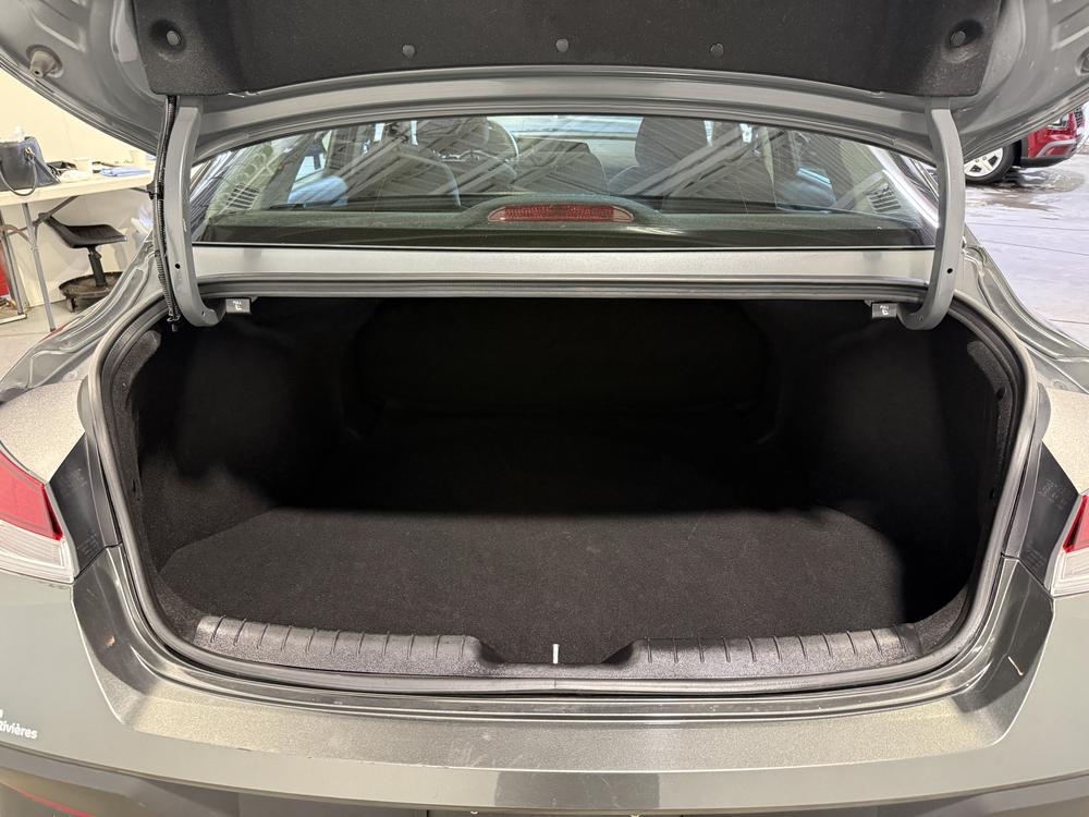 Hyundai Elantra Preferred 2025 d&rsquo;occasion à vendre - 30