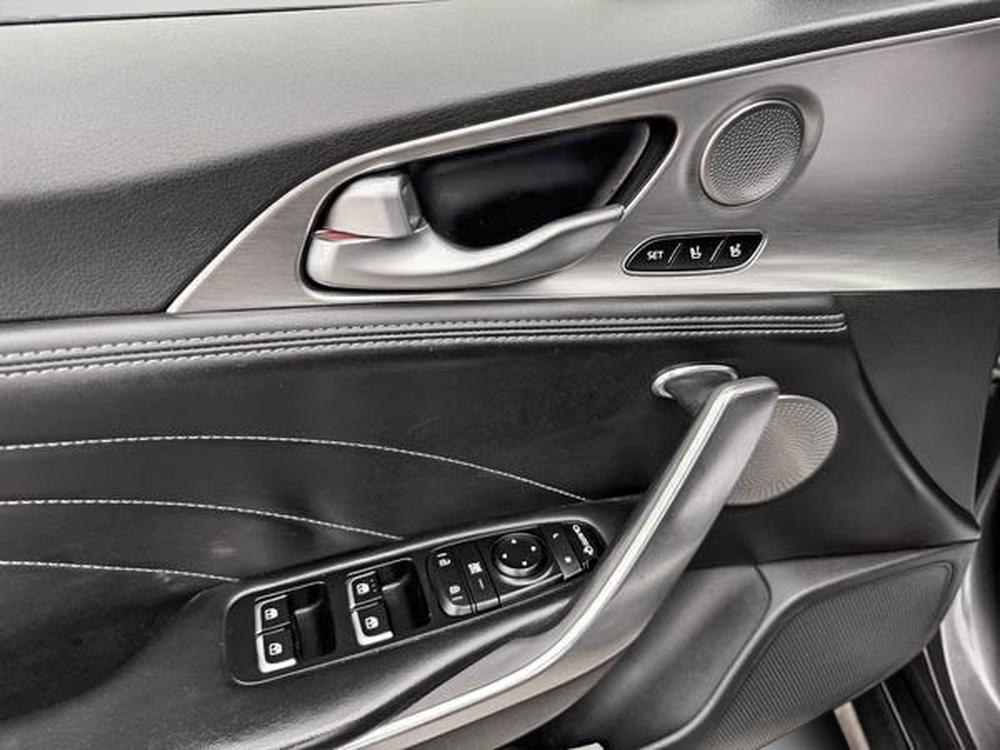 Kia Stinger TRIBUTE 2023 d&rsquo;occasion à vendre - 13