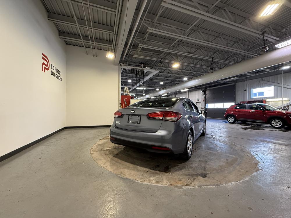 Kia Forte LX 2017 d&rsquo;occasion à vendre - 3