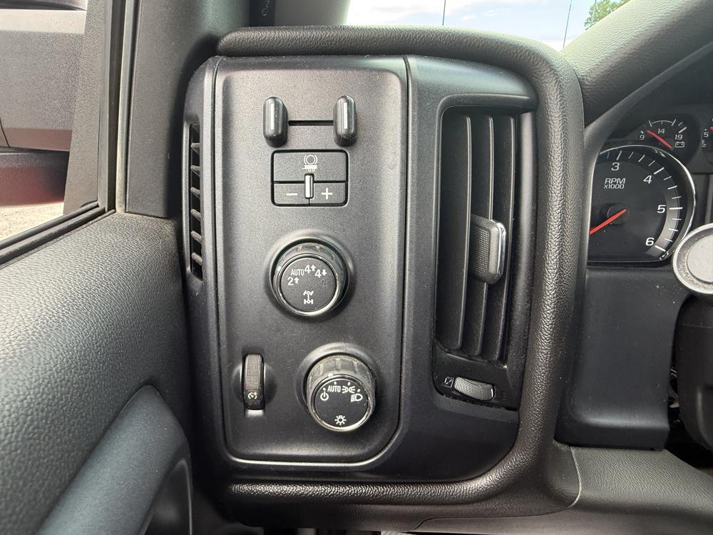 Chevrolet Silverado 1500 CUSTOM 2018 d&rsquo;occasion à vendre - 16