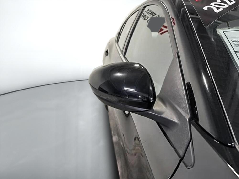 Nissan Sentra 2024 Noir usage à vendre Nissan Sentra 2024 Noir usage à vendre