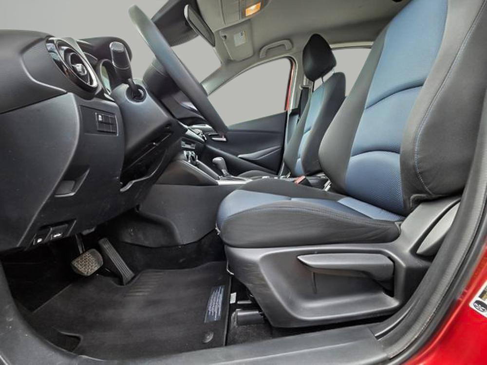 Toyota Yaris Hatchback Base LE 2020 à vendre à Trois-Rivières - 13