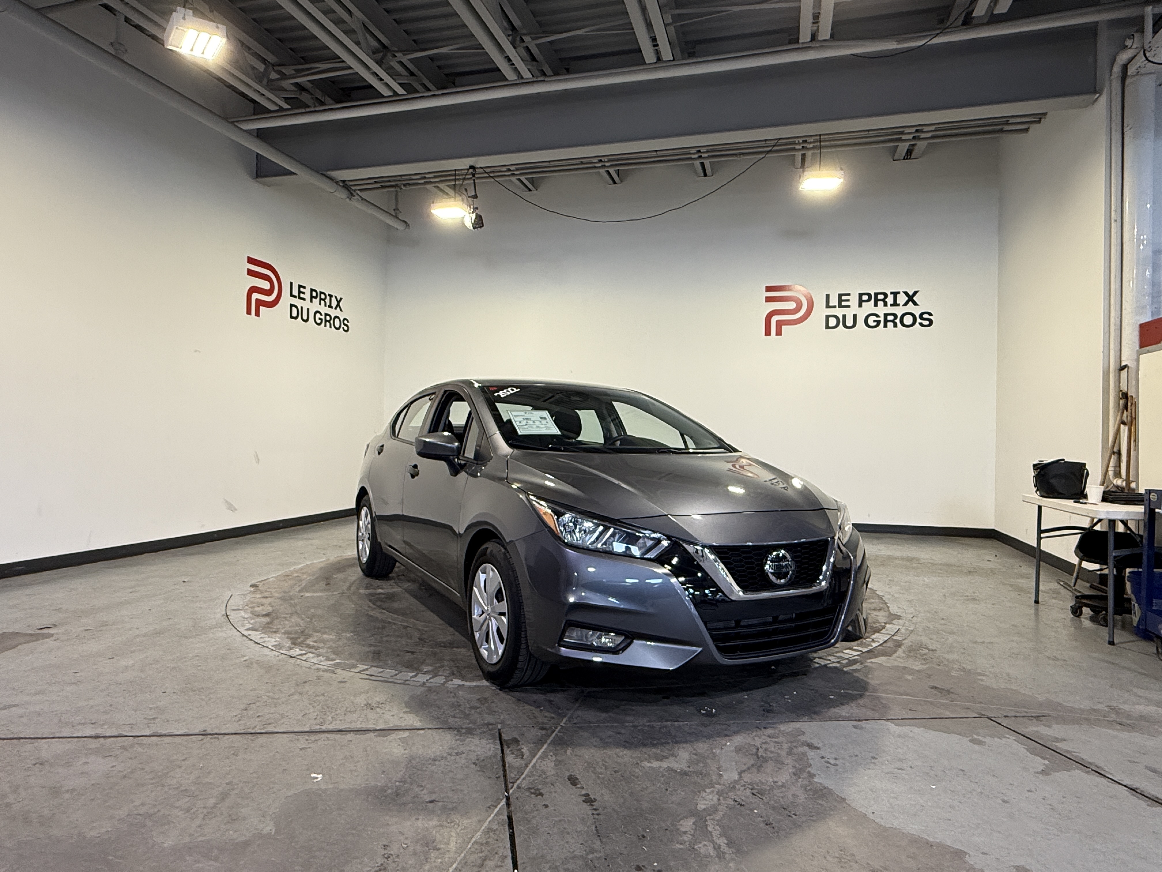 Gray 2022 Nissan Versa Sedan Front-Wheel Drive Automatic