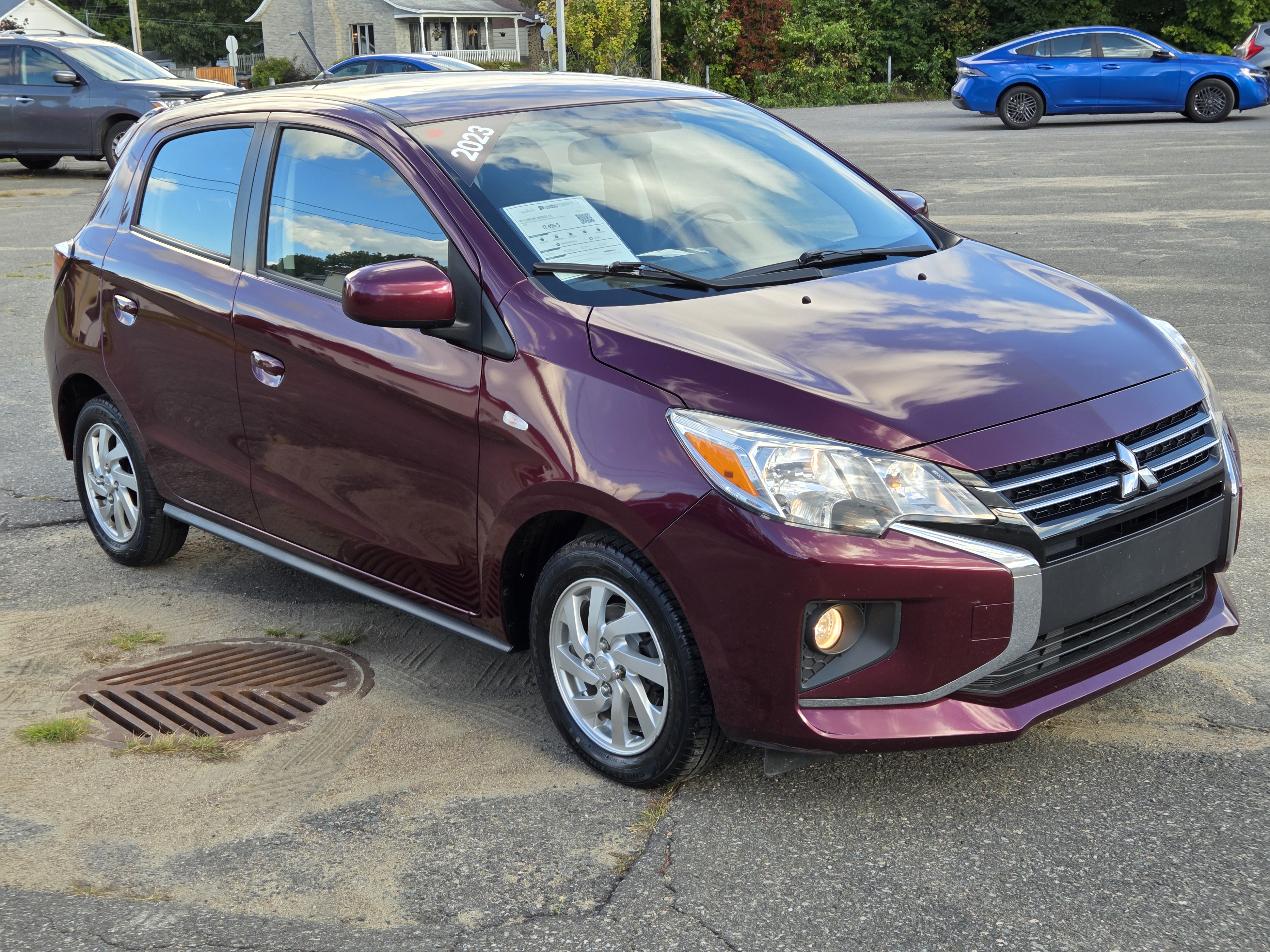 Bourgogne 2023 Mitsubishi Mirage Hatchback Front-Wheel Drive Automatic