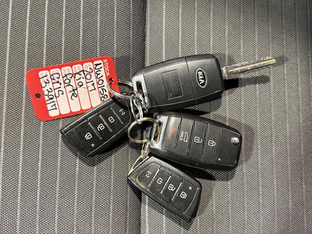 Kia Forte LX 2017 d&rsquo;occasion à vendre - 31