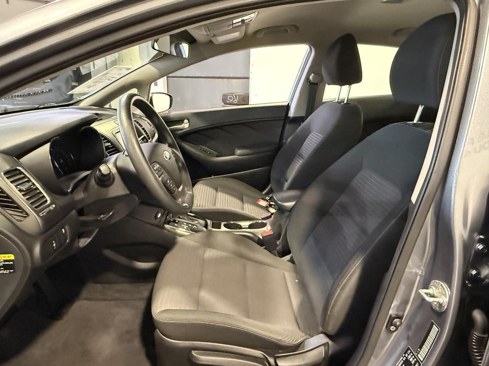 Kia Forte LX 2017 d&rsquo;occasion à vendre - 16