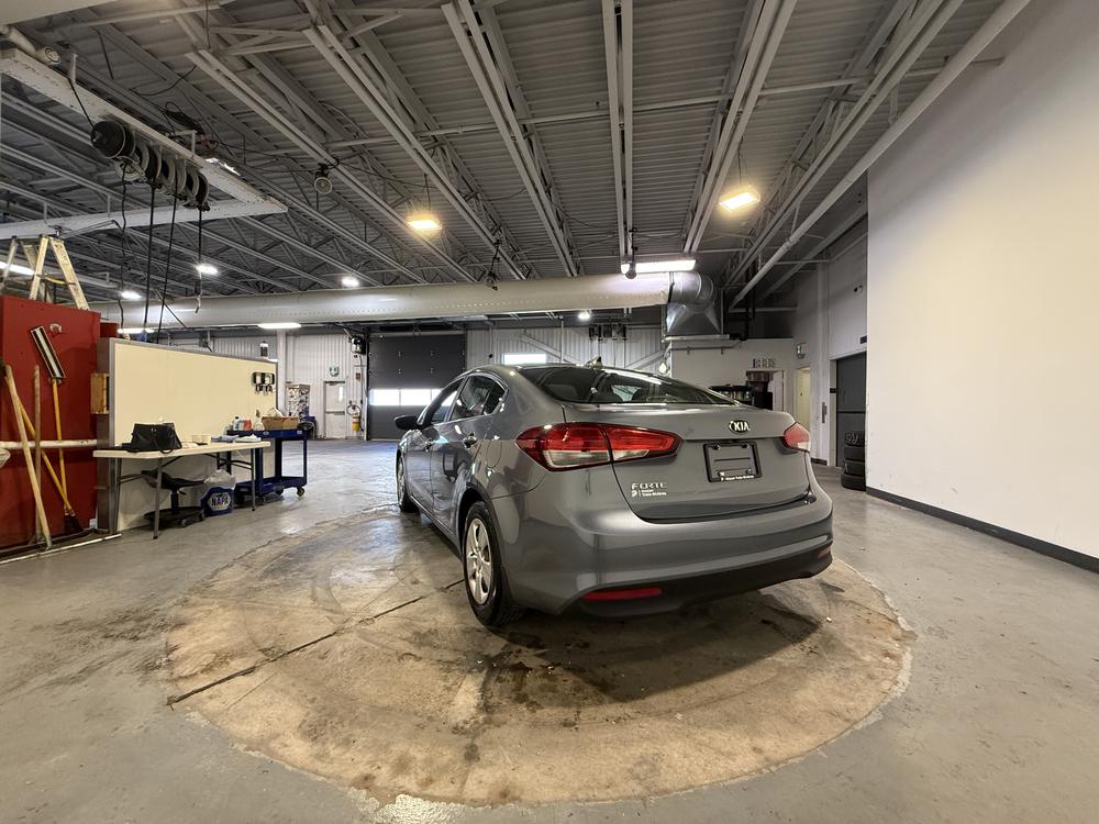 Kia Forte LX 2017 d&rsquo;occasion à vendre - 6