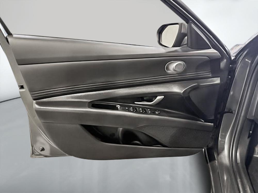 Hyundai Elantra Preferred 2025 d&rsquo;occasion à vendre - 13