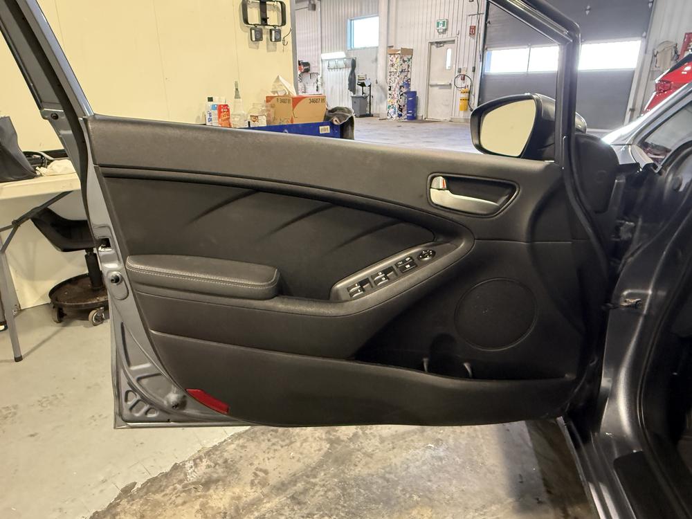 Kia Forte LX 2017 d&rsquo;occasion à vendre - 13
