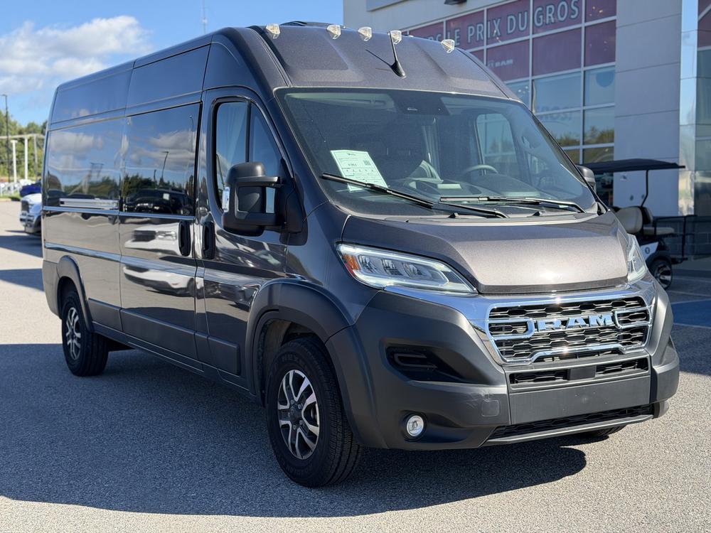 Ram ProMaster fourgonnette utilitaire 2500 SLT CAMPEUR
