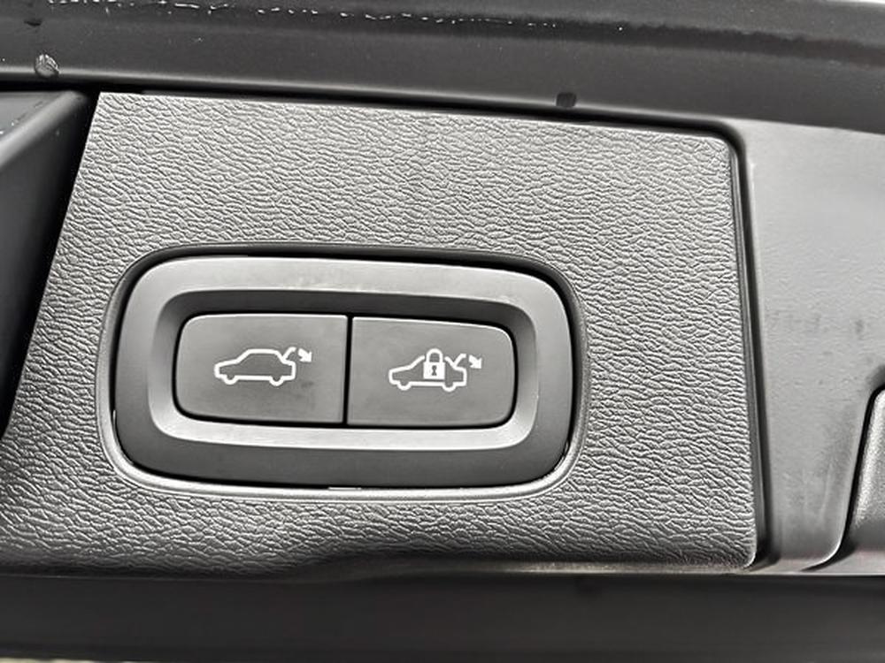 Volvo XC60 B6 MOMENTUM // PREMIUM PACK 2022 d&rsquo;occasion à vendre - 18