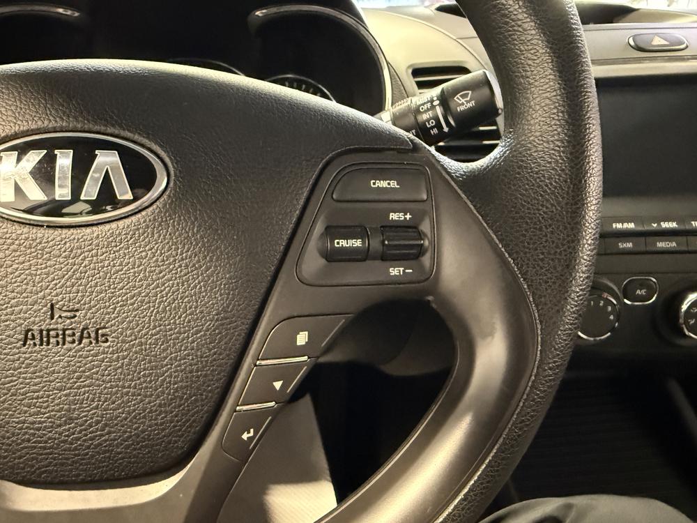 Kia Forte LX 2017 d&rsquo;occasion à vendre - 19