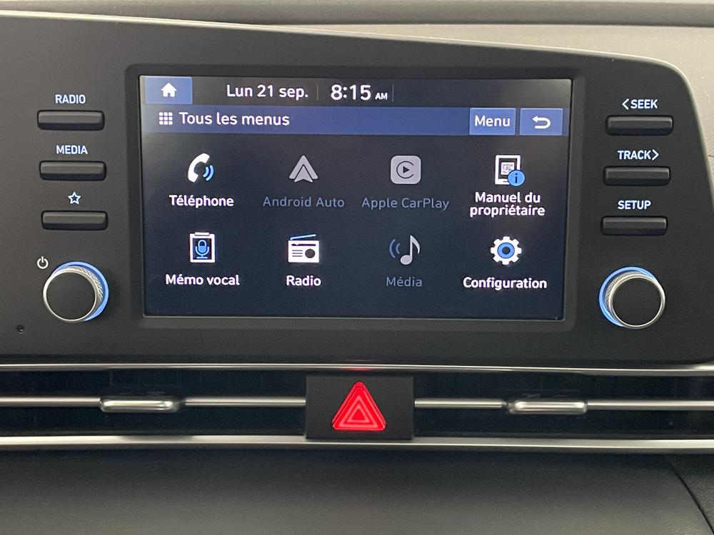 Hyundai Elantra Essential 2023 d&rsquo;occasion à vendre - 22