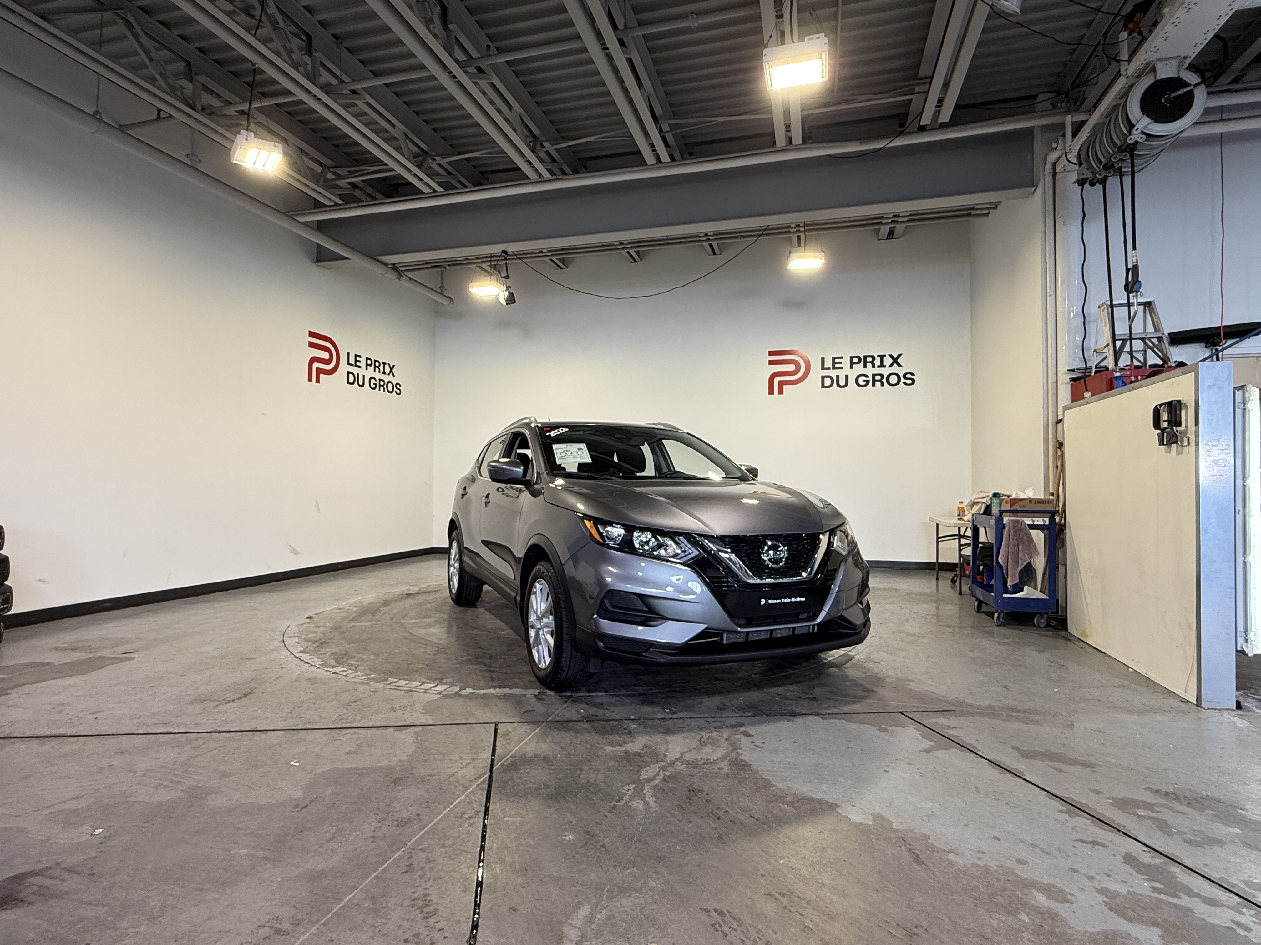Gray 2023 Nissan Qashqai SUV / Crossover  Automatic